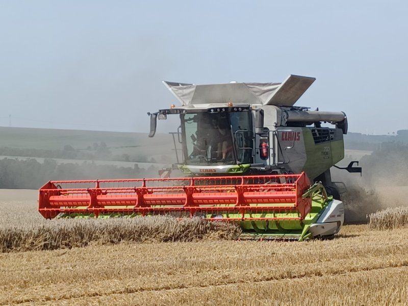Claas Trion 750 Montana + V 770