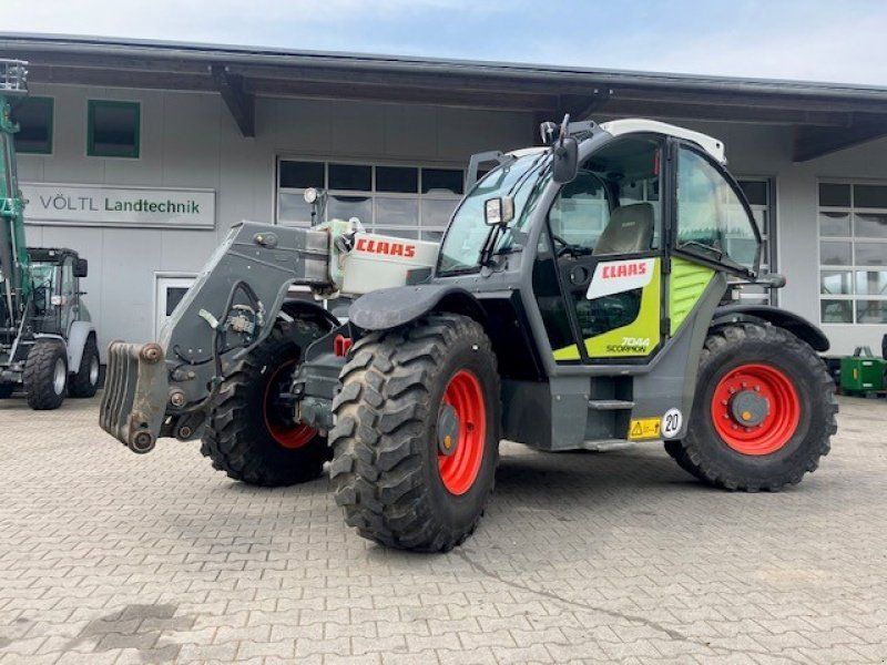 Claas Scorpion 7044