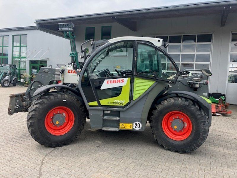 Claas Scorpion 7044