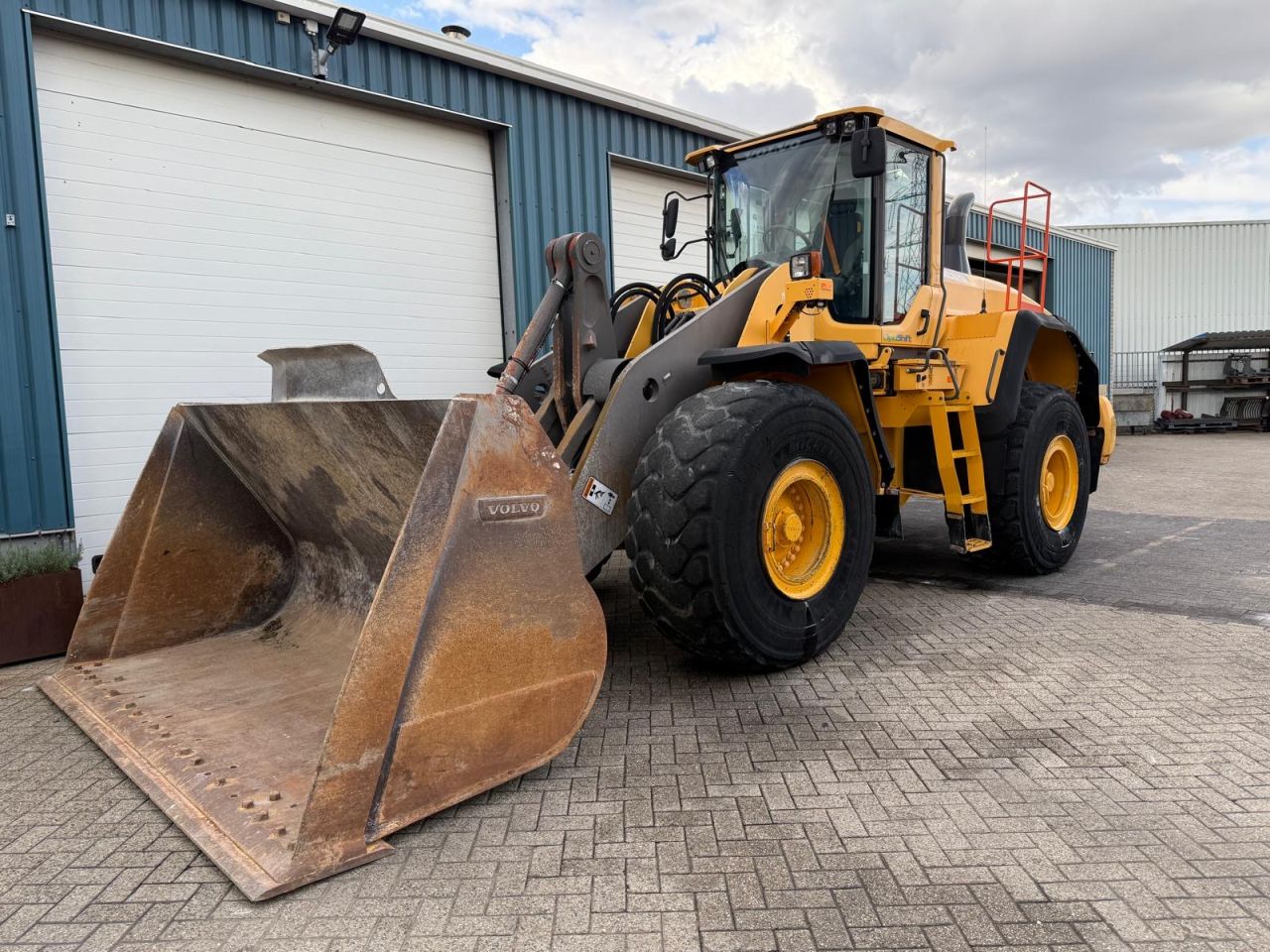 VOLVO L180G ( BJR 2013 ) 12540 UUR