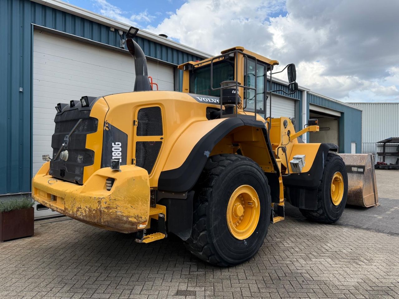 VOLVO L180G ( BJR 2013 ) 12540 UUR