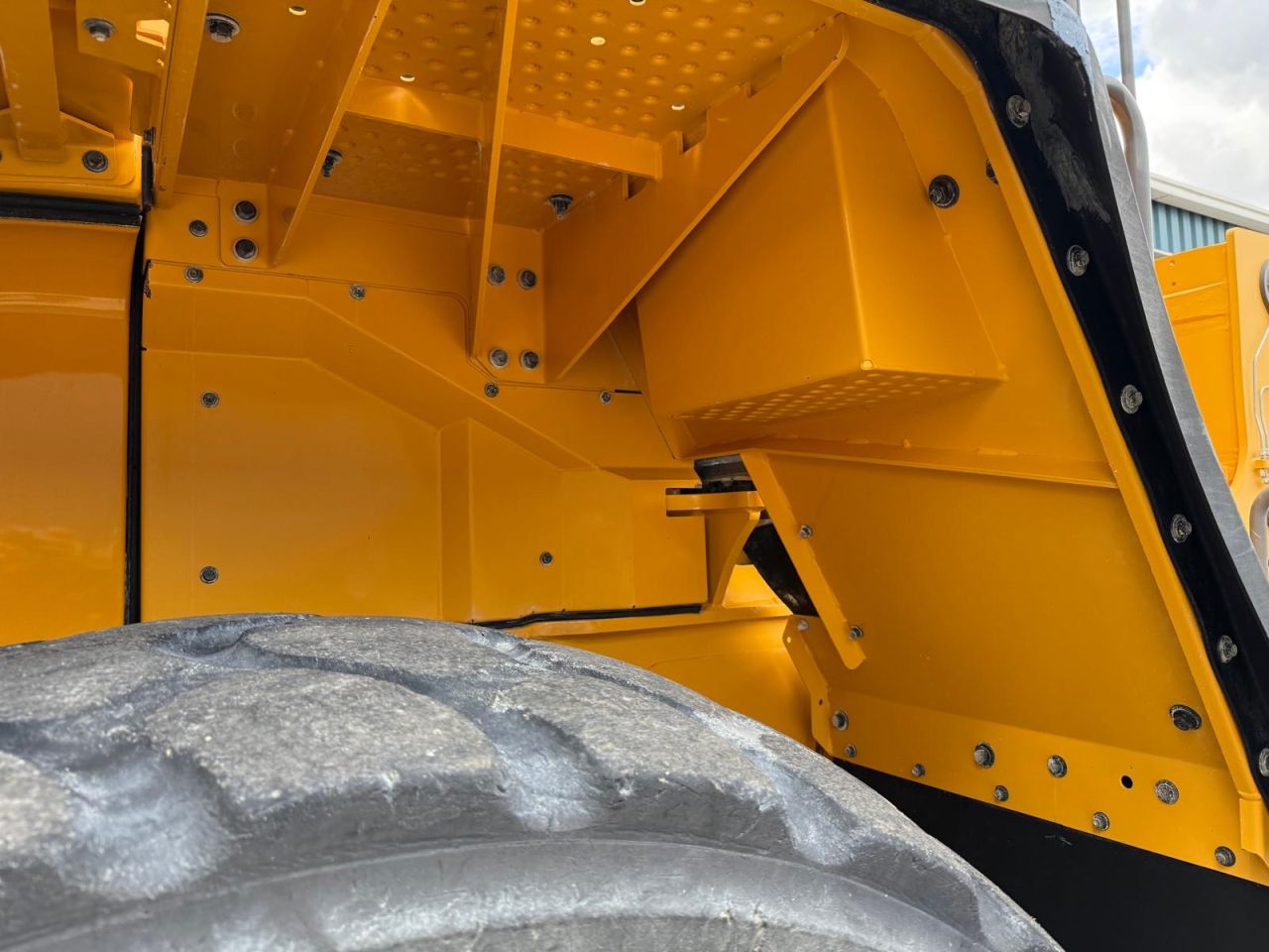 VOLVO L180G ( BJR 2013 ) 12540 UUR