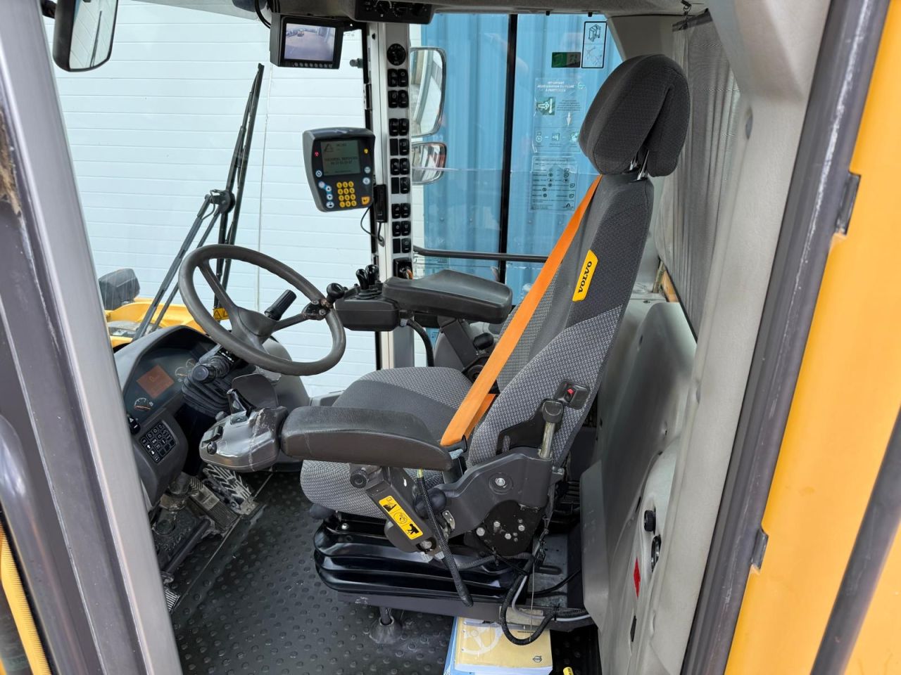 VOLVO L180G ( BJR 2013 ) 12540 UUR