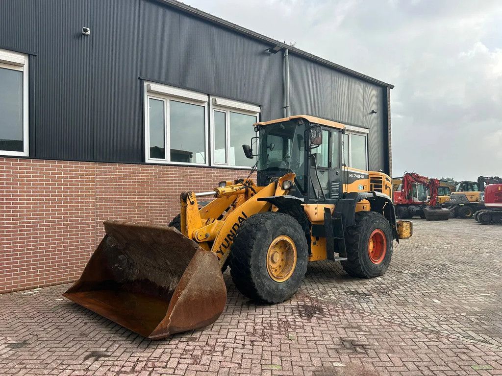 Hyundai HL 740-9A