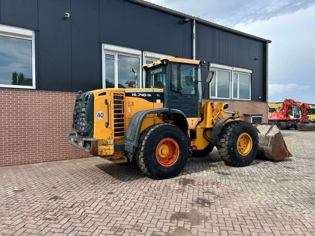 Hyundai HL 740-9A