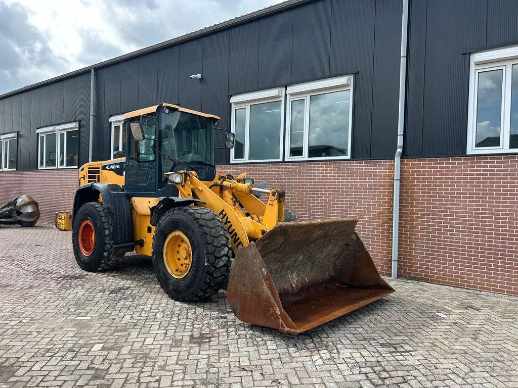Hyundai HL 740-9A