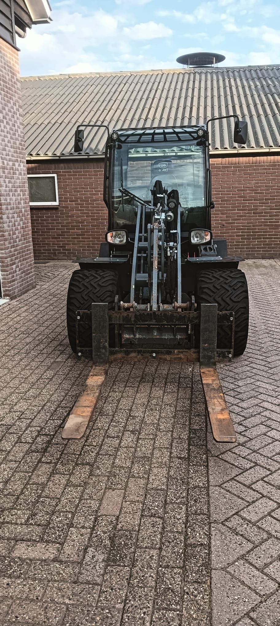 Giant G3500 Xtra shovel 2022/ met cabine