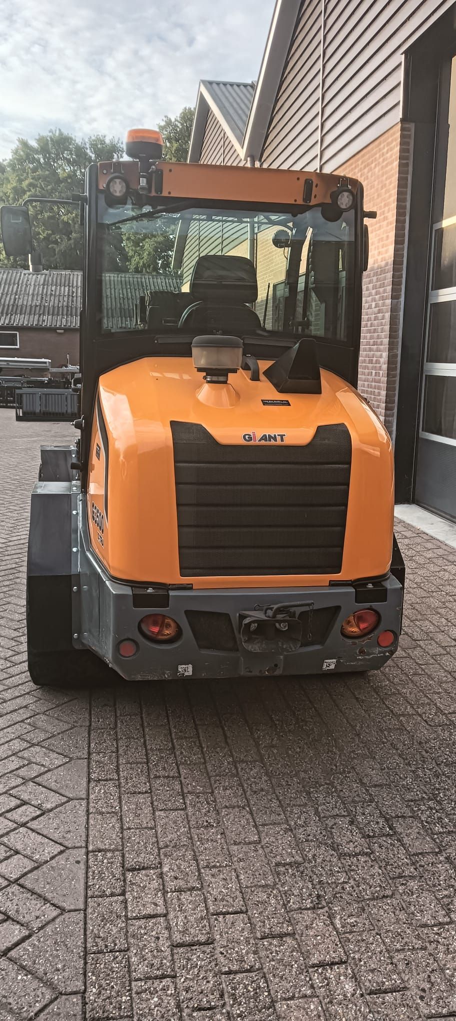 Giant G3500 Xtra shovel 2022/ met cabine