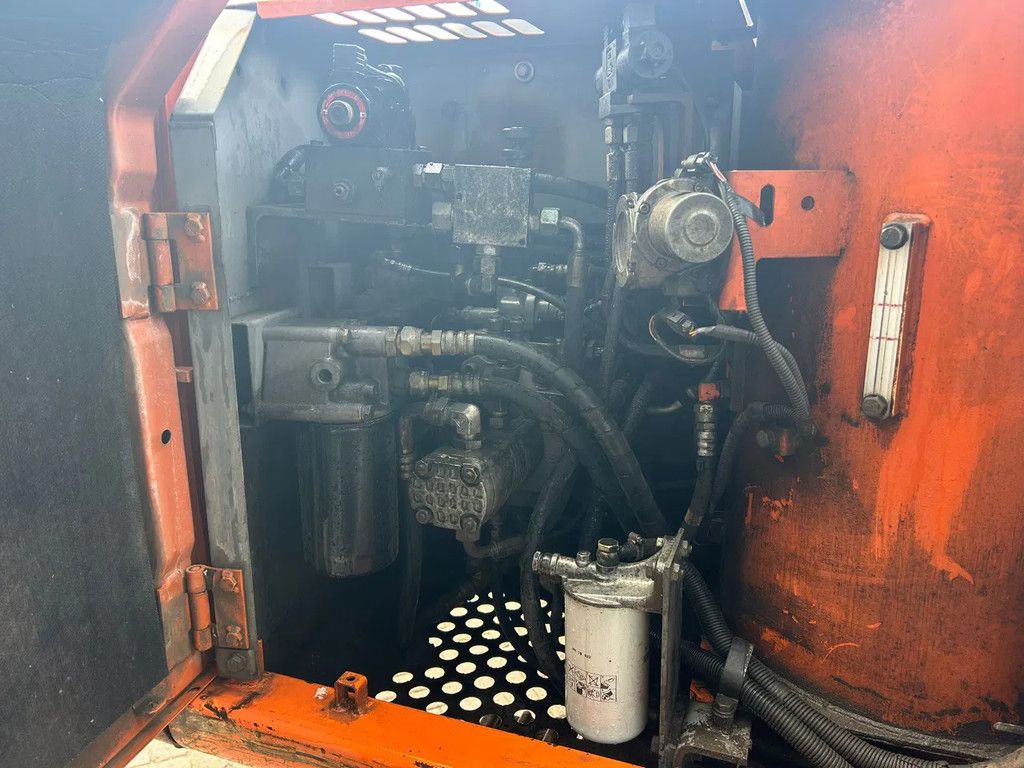 Hitachi ZX110