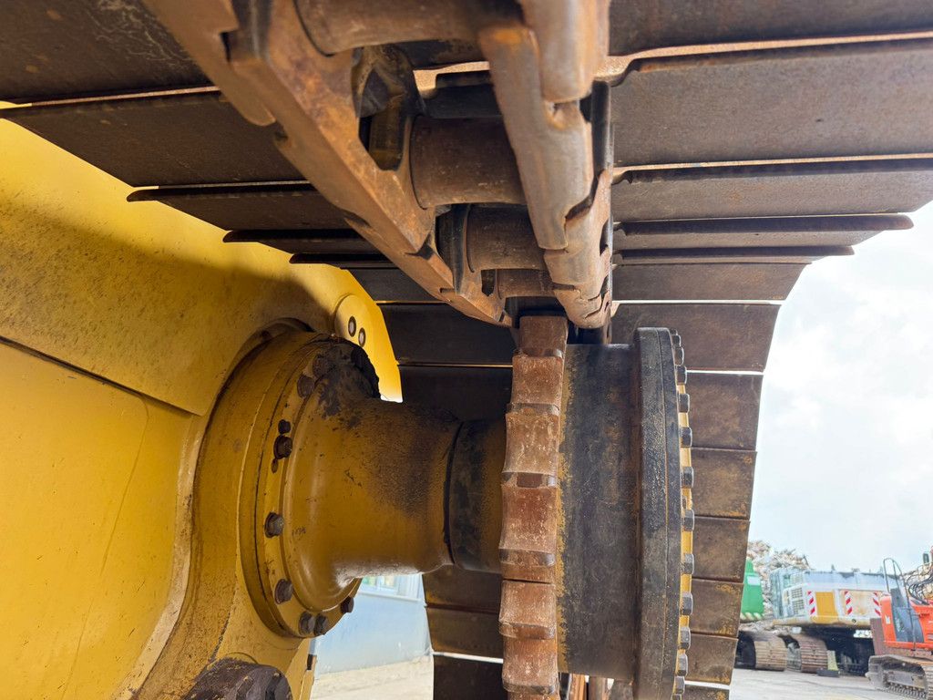 Caterpillar D6T LGP