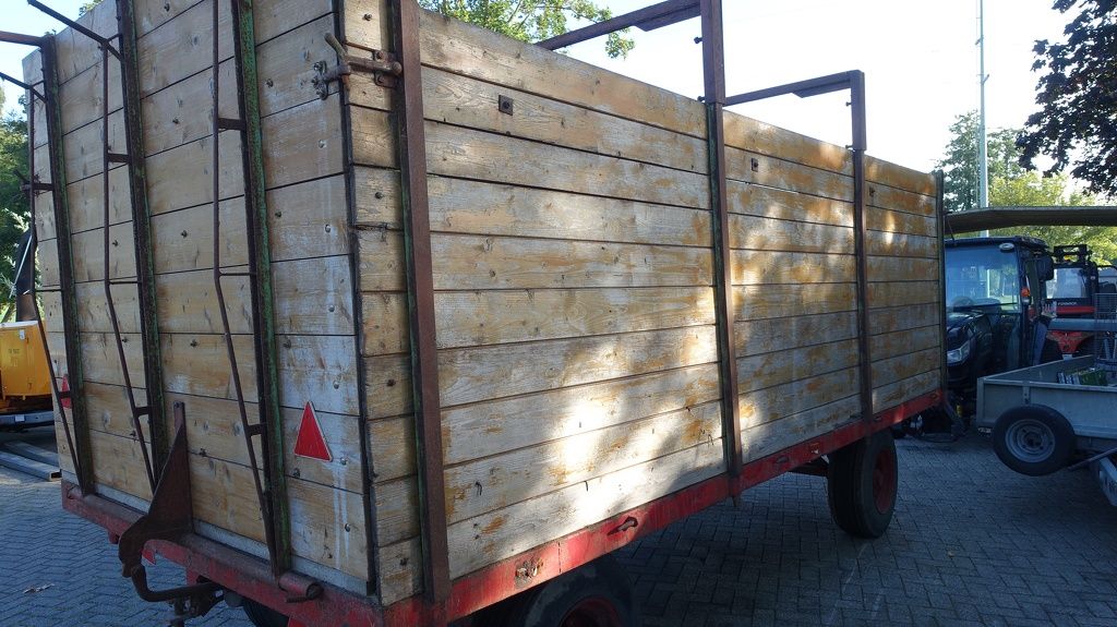 Veewagen-plattewagen met kenteken Schamel