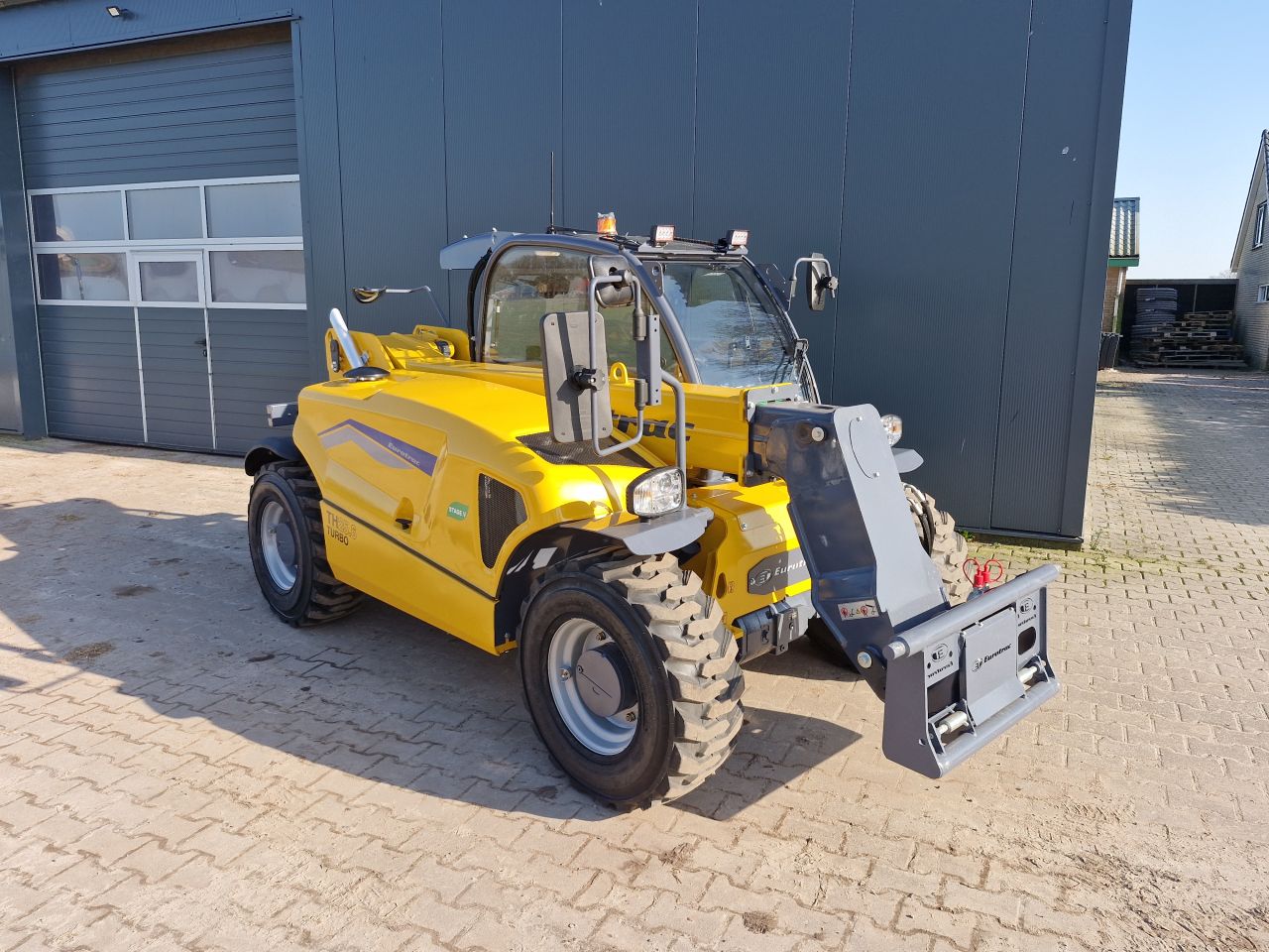 Eurotrac TH25.6 verreiker Lease mogelijk
