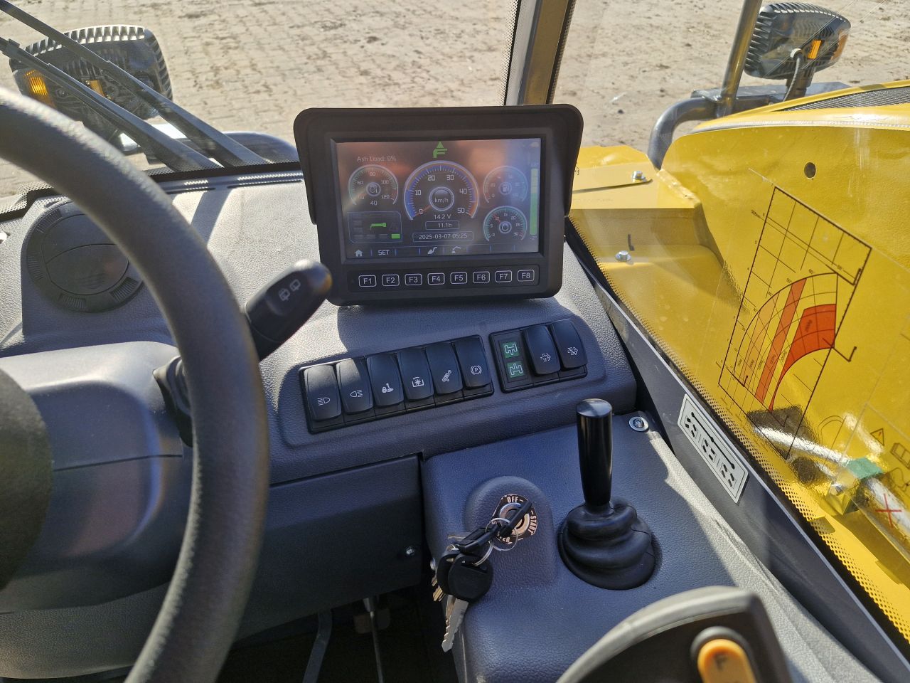 Eurotrac TH25.6 verreiker Lease mogelijk
