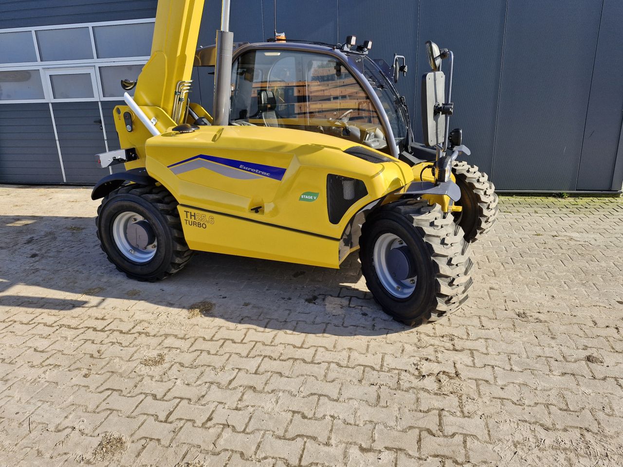 Eurotrac TH25.6 verreiker Lease mogelijk