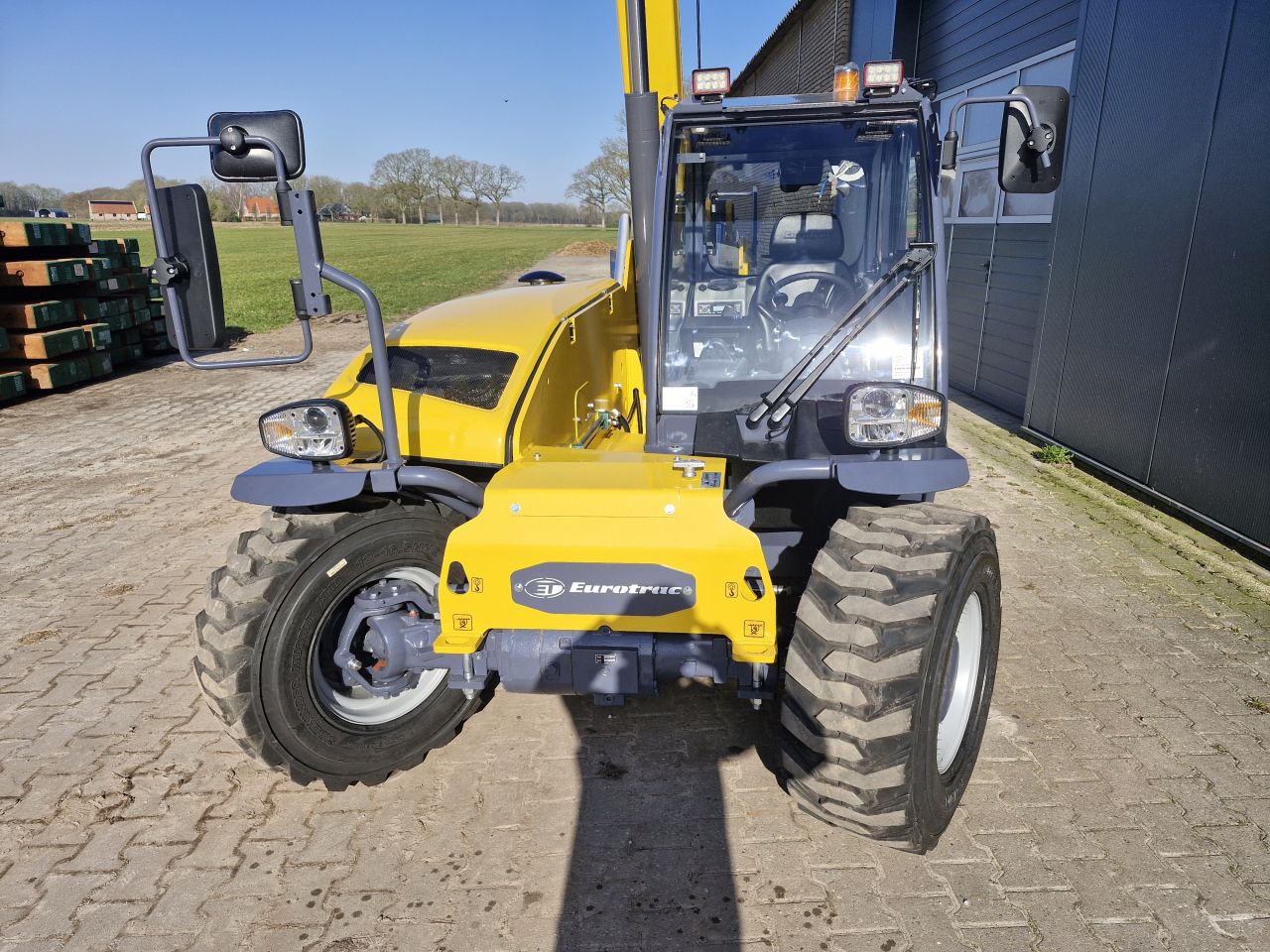 Eurotrac TH25.6 verreiker Lease mogelijk