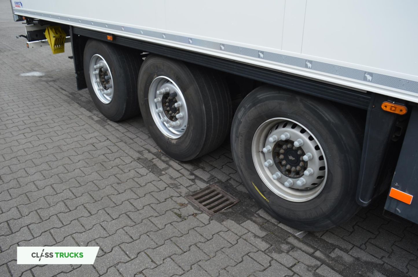 Schmitz Cargobull SKO Double Deck FP 60 ThermoKing SLXi 300 Lifting Axle