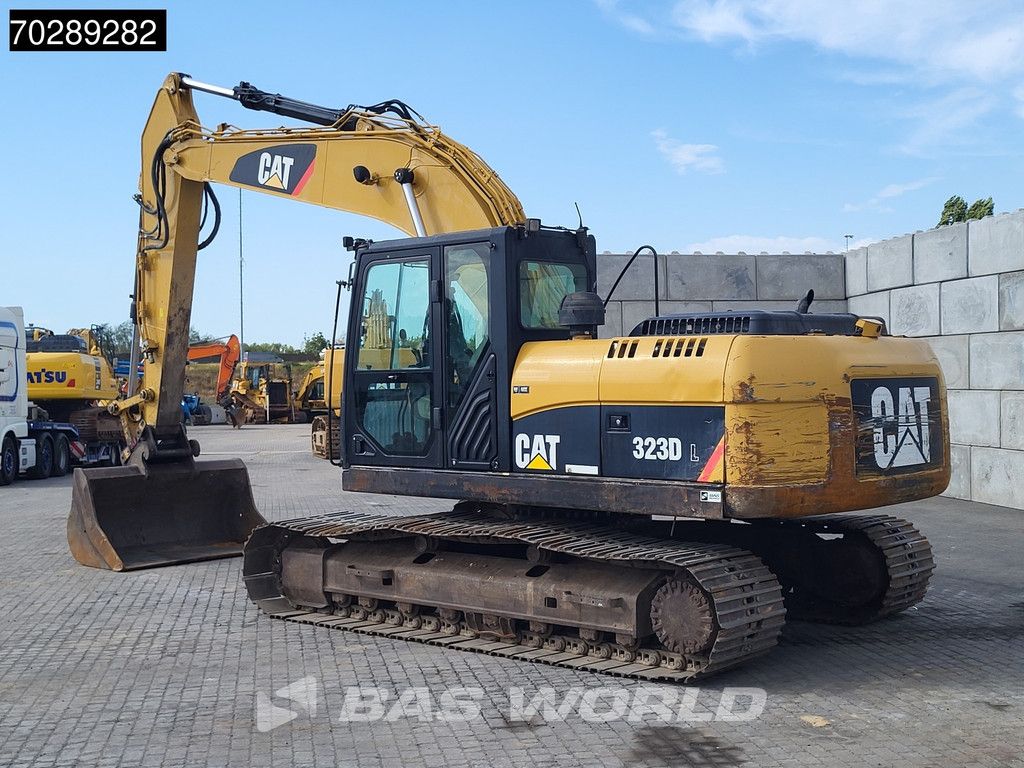 Caterpillar 323 D L