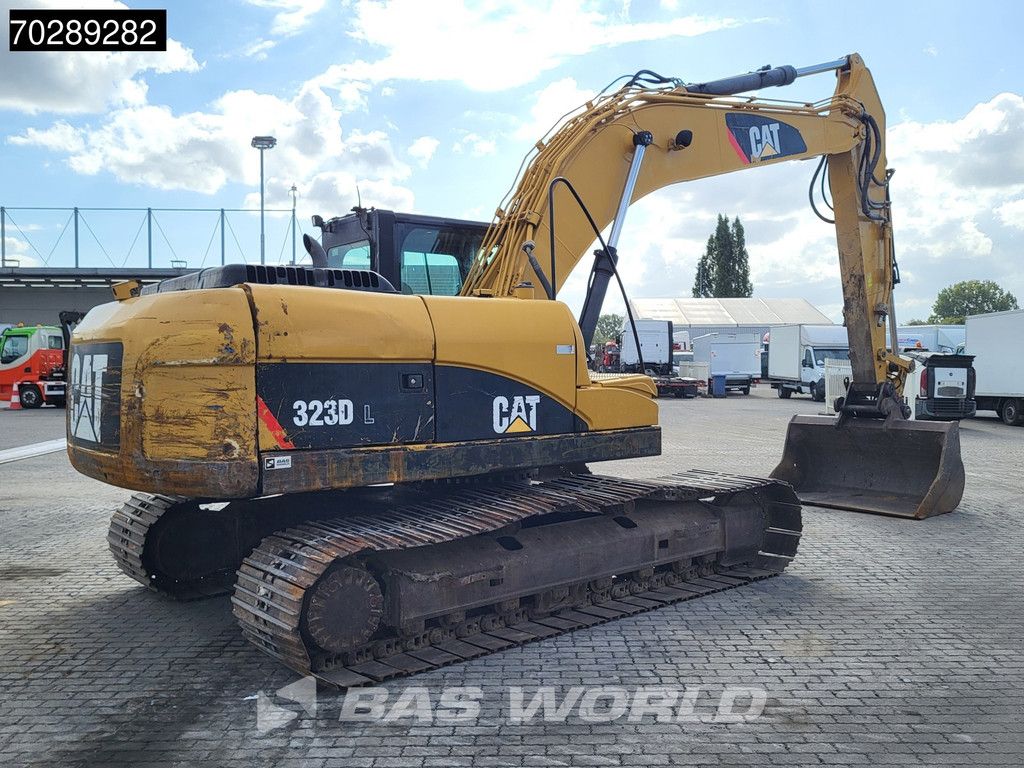 Caterpillar 323 D L