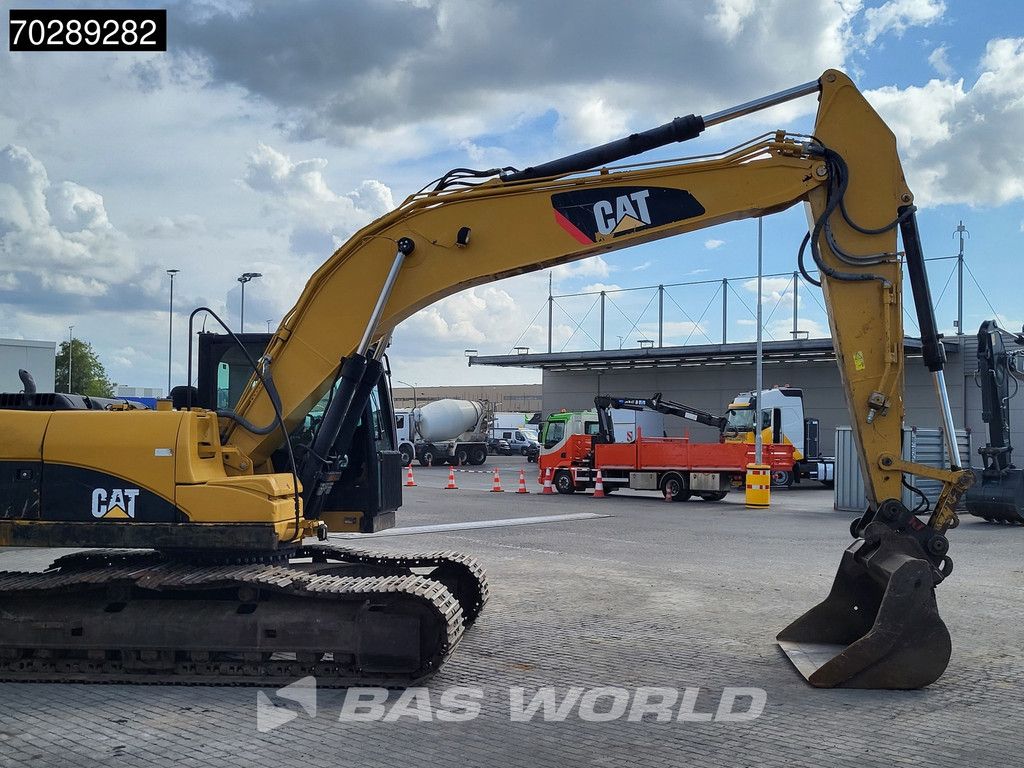 Caterpillar 323 D L