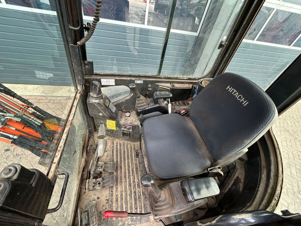 Hitachi ZX35U-2