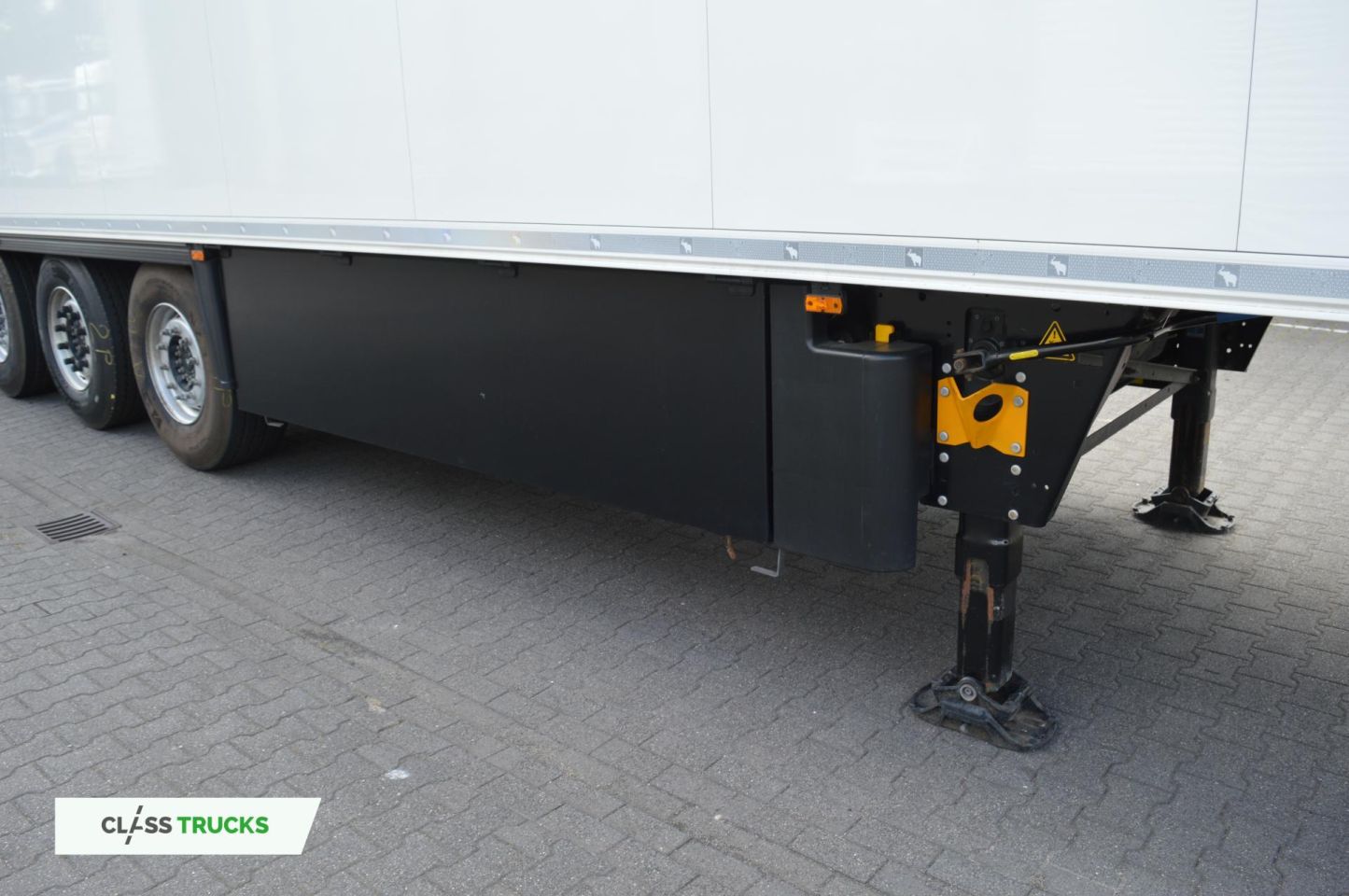 Schmitz Cargobull SKO FP 45 Carrier Vector 1550
