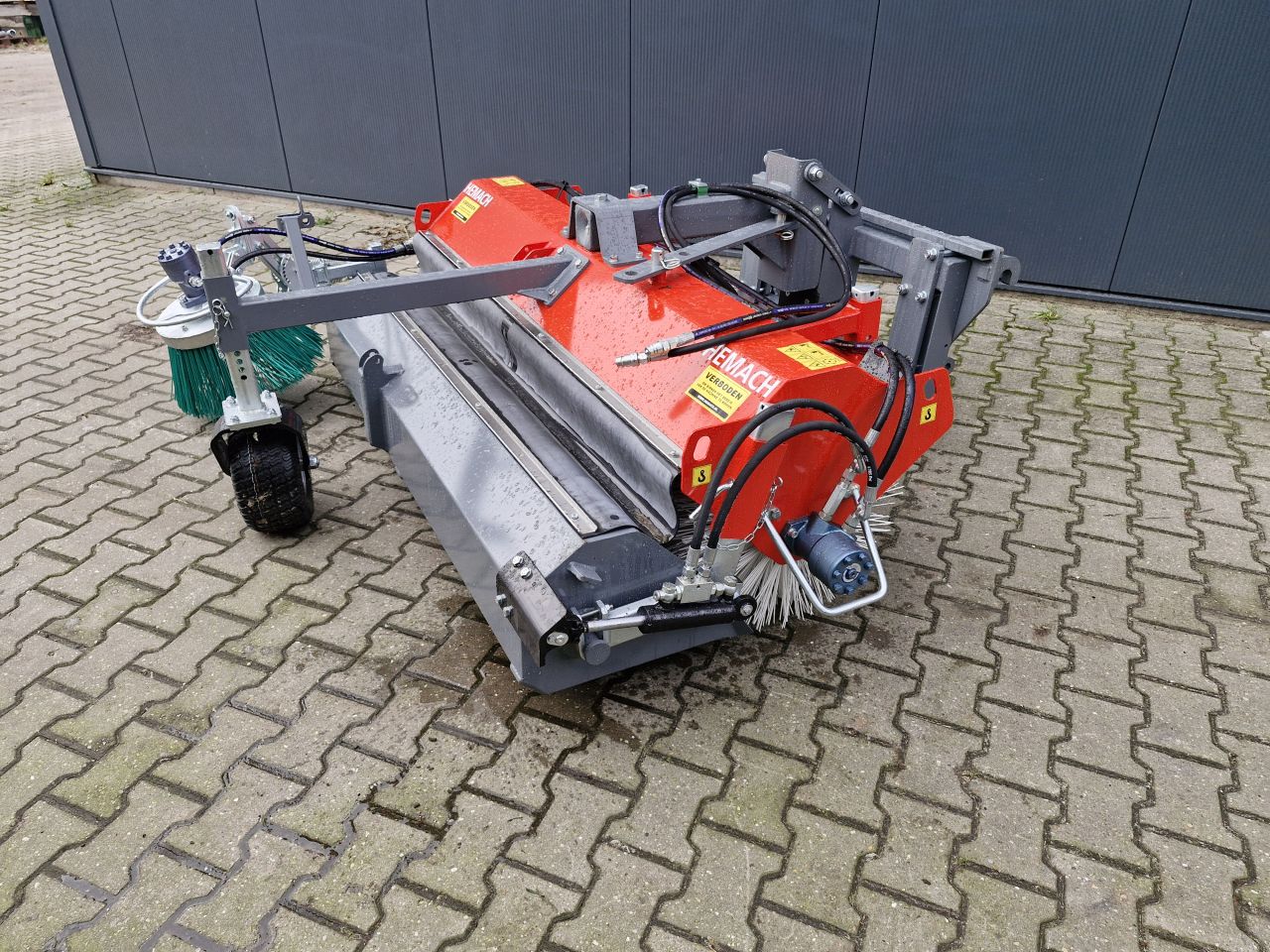 Veegmachine Hemach breedtes van 1.5m 1.8m en 2.25m