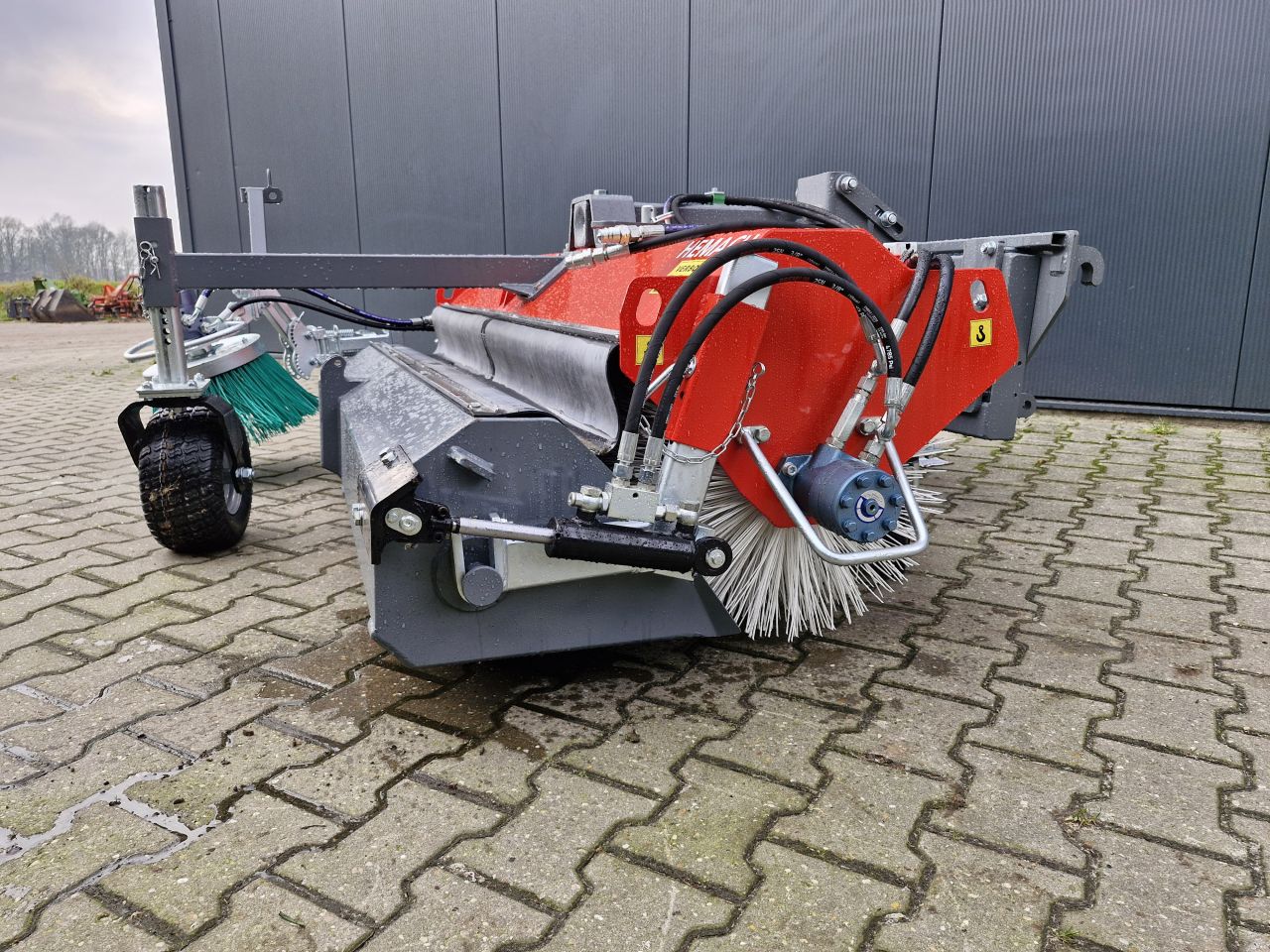 Veegmachine Hemach breedtes van 1.5m 1.8m en 2.25m