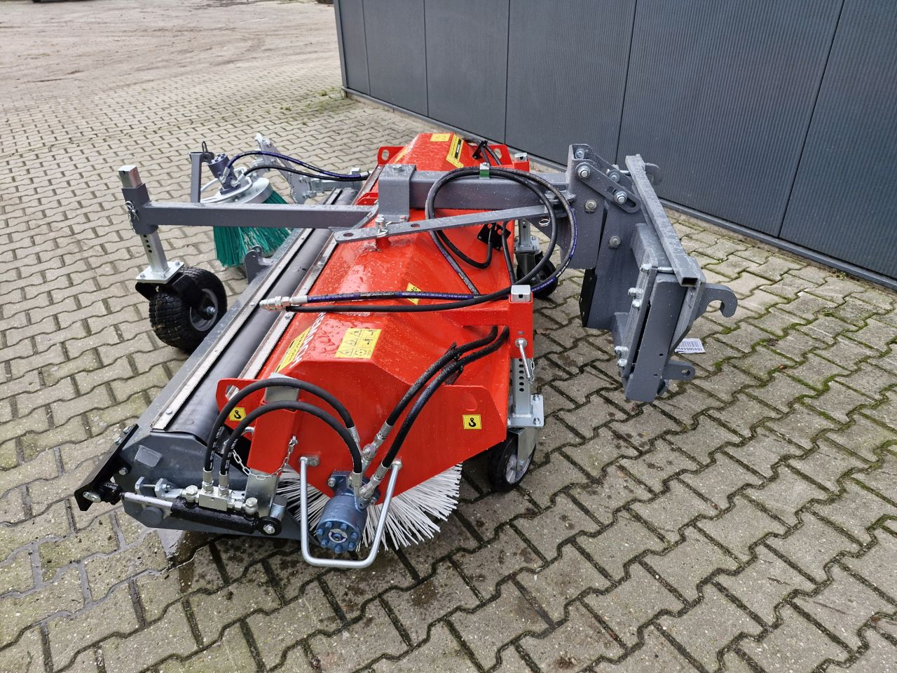 Veegmachine Hemach breedtes van 1.5m 1.8m en 2.25m