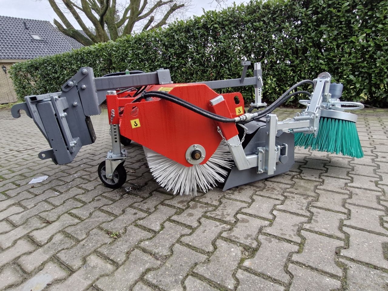 Veegmachine Hemach breedtes van 1.5m 1.8m en 2.25m