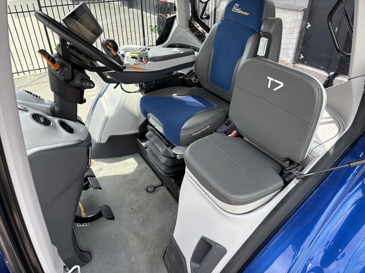 New Holland T7.300 PLMi AutoCommand