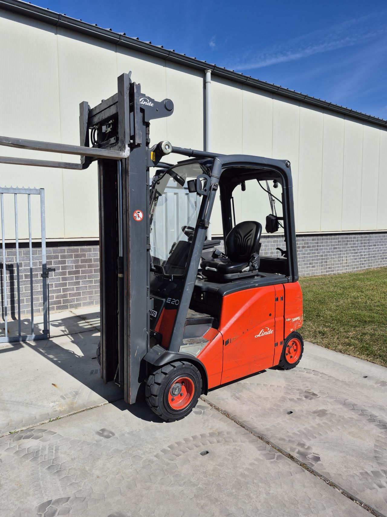 Linde E20PH-01 triplex sideshift 5.470 mm accu 2020 87%