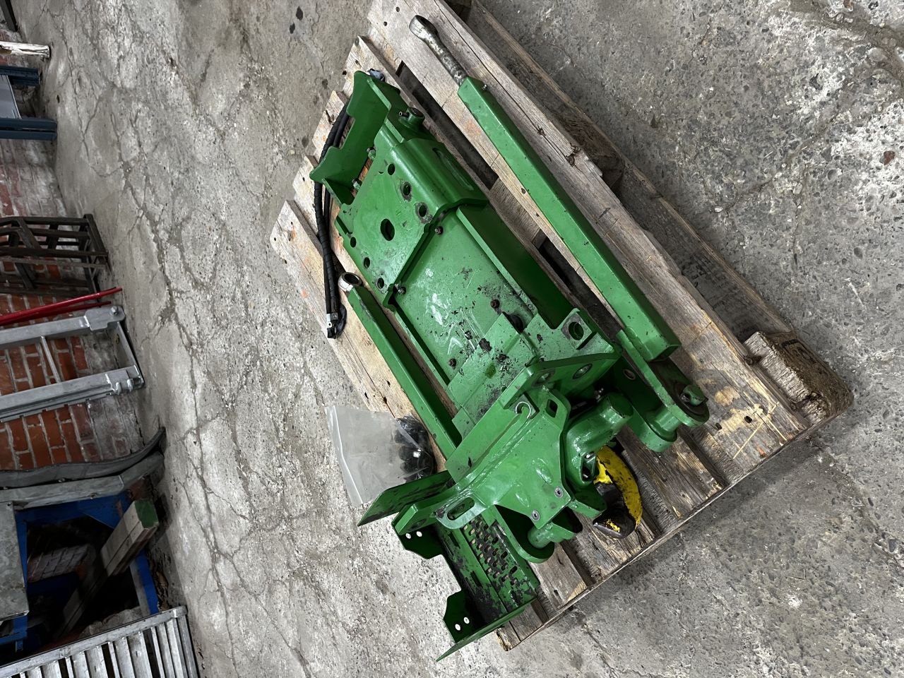 John deere pick-up hitch 6r