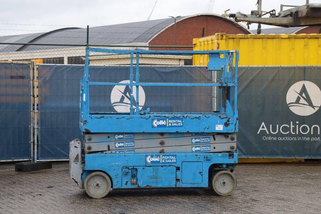 Scissor lift Genie GS-2032 Electric 8.13m 2012