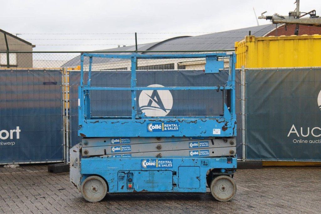 Scissor lift Genie GS-2032 Electric 8.13m 2012