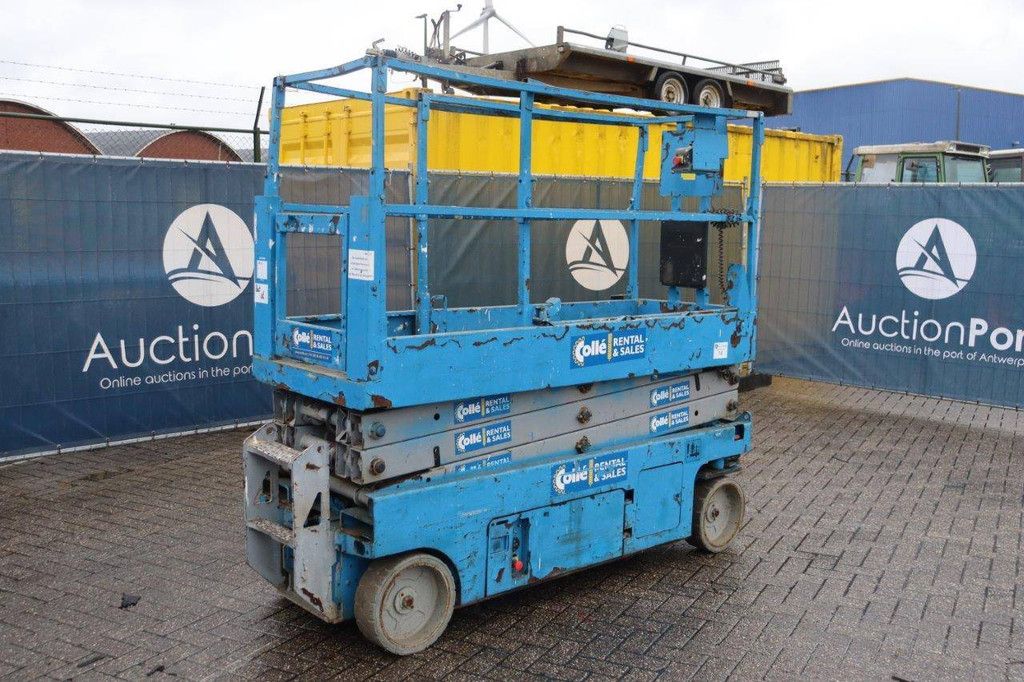 Scissor lift Genie GS-2032 Electric 8.13m 2012