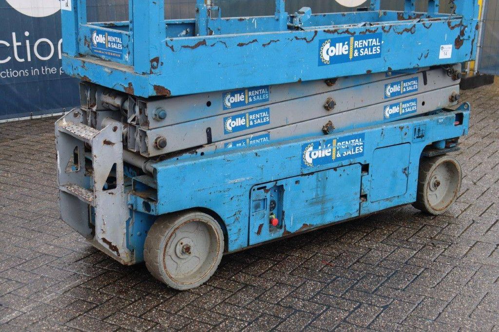 Scissor lift Genie GS-2032 Electric 8.13m 2012