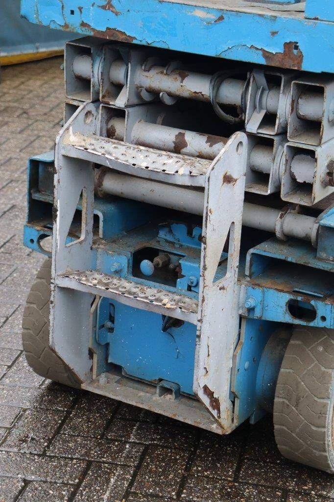 Scissor lift Genie GS-2032 Electric 8.13m 2012