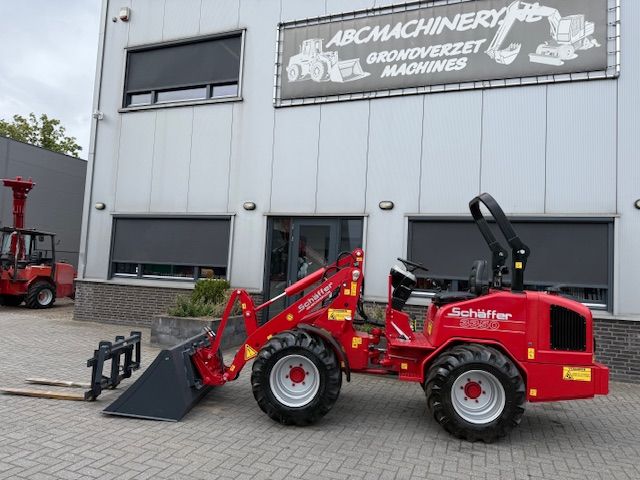 Schäffer 3350 50PK Minishovel Kniklader Laadschop Giant Weideman