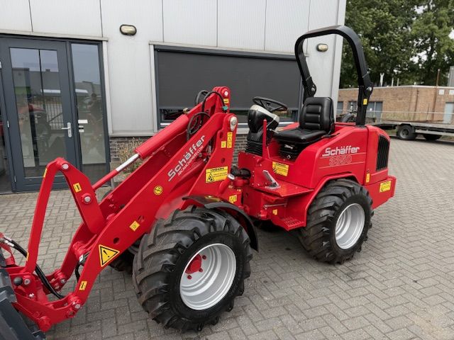 Schäffer 3350 50PK Minishovel Kniklader Laadschop Giant Weideman