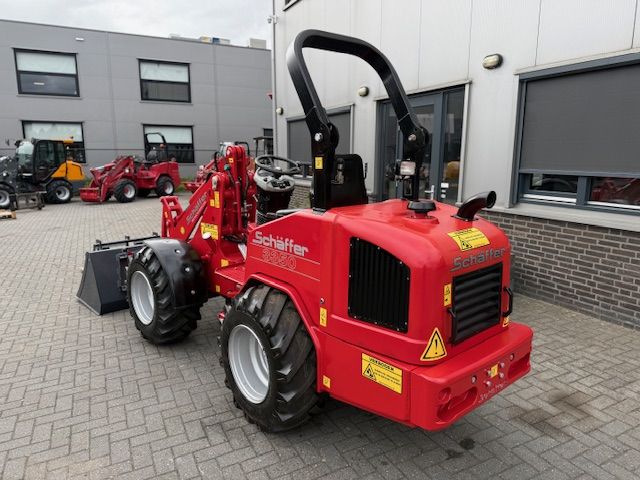Schäffer 3350 50PK Minishovel Kniklader Laadschop Giant Weideman