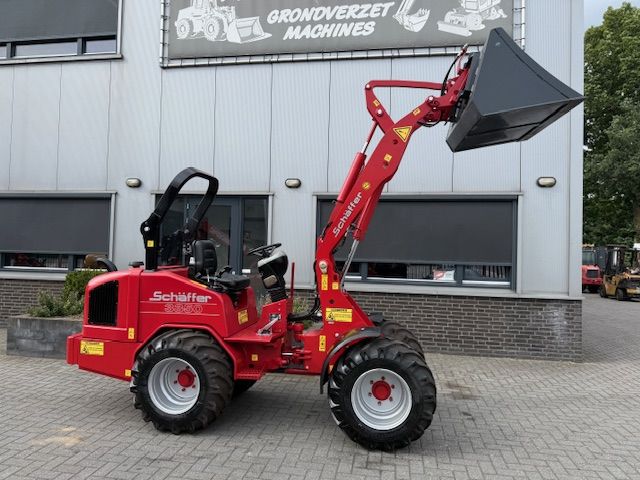 Schäffer 3350 50PK Minishovel Kniklader Laadschop Giant Weideman
