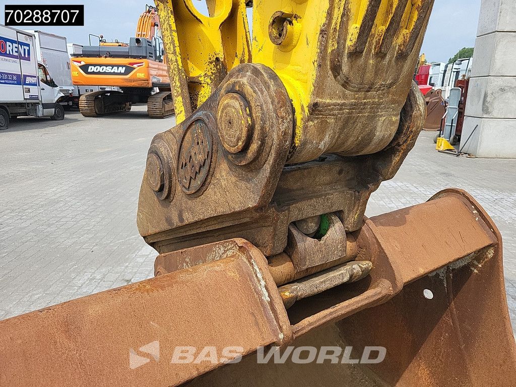 Komatsu PC210 LC-10
