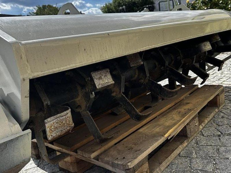Cat LT18B
