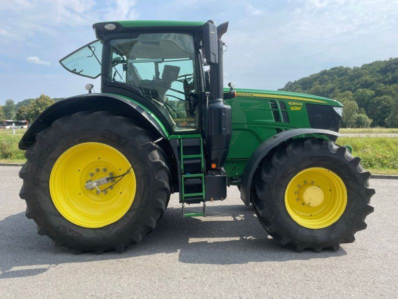 John Deere 6250R