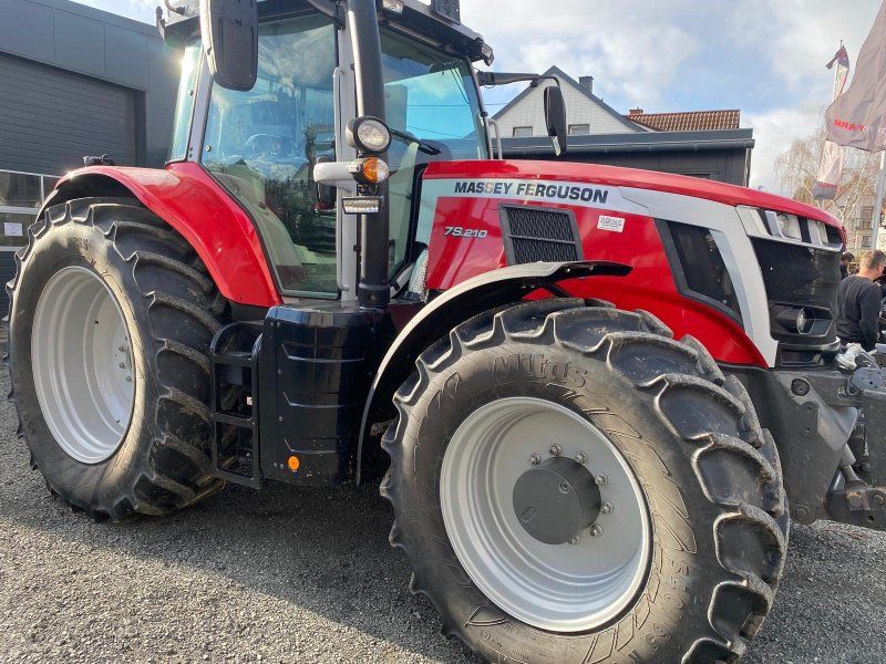 Massey Ferguson 7S.210 Dyna-VT EXCLUSIVE