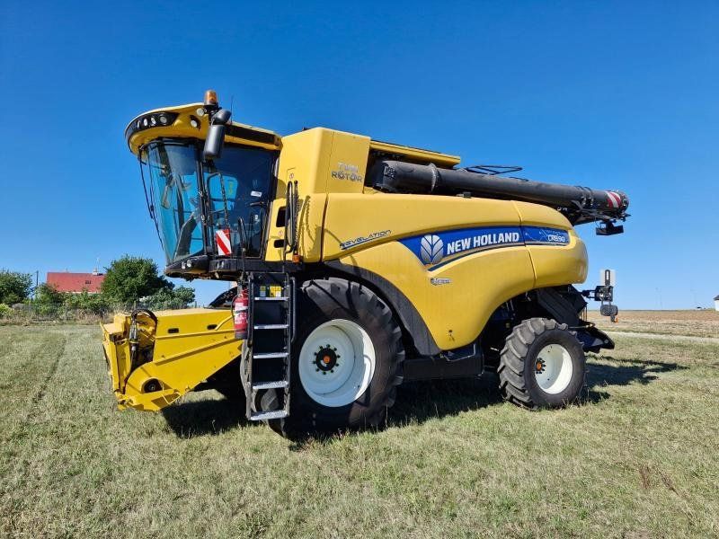 New Holland CR8.90