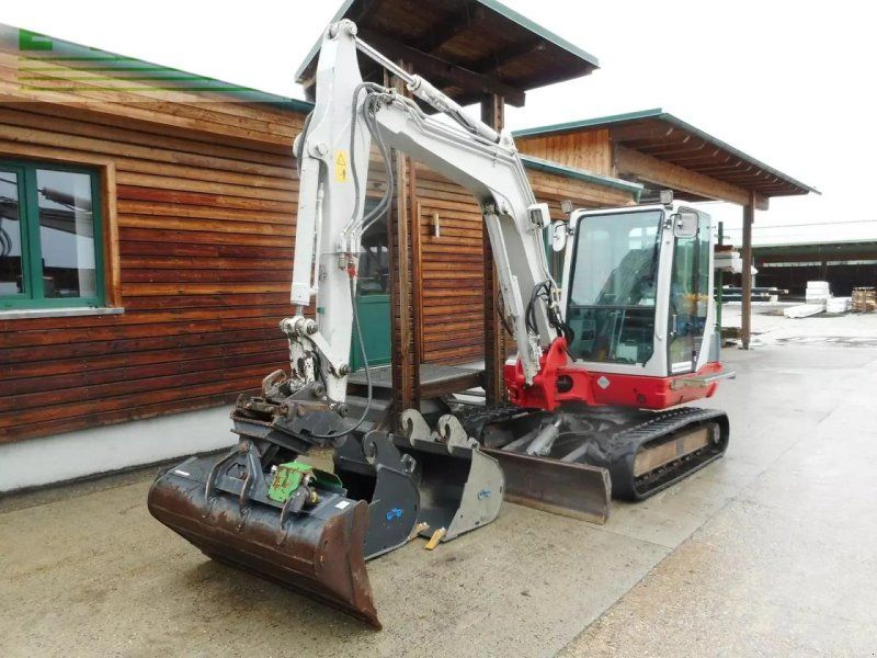 Takeuchi tb 250 ( 4.965kg ) hydr. sw + 2 löffel + alle le