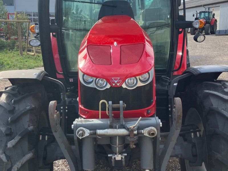Massey Ferguson 5612 Dyna-4