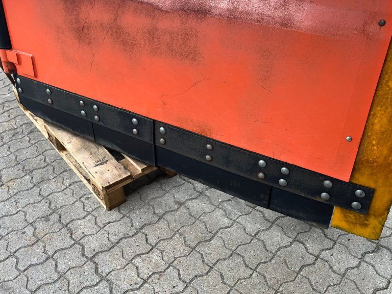 Snow plow 3,3 meter v-plov