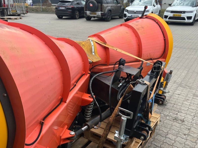 Snow plow 3,3 meter v-plov